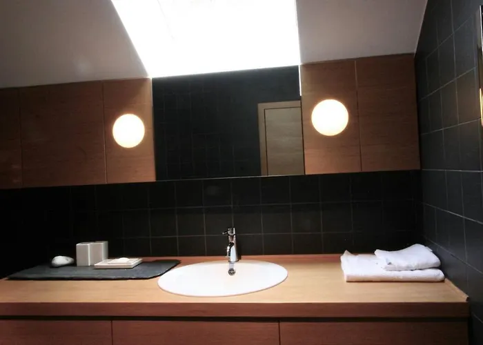 Village House * زلزنيكي